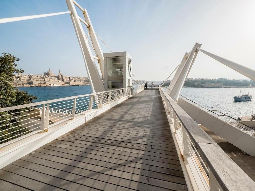 Marvellous Apartment With Valletta And Harbour Views Sliema Exterior foto
